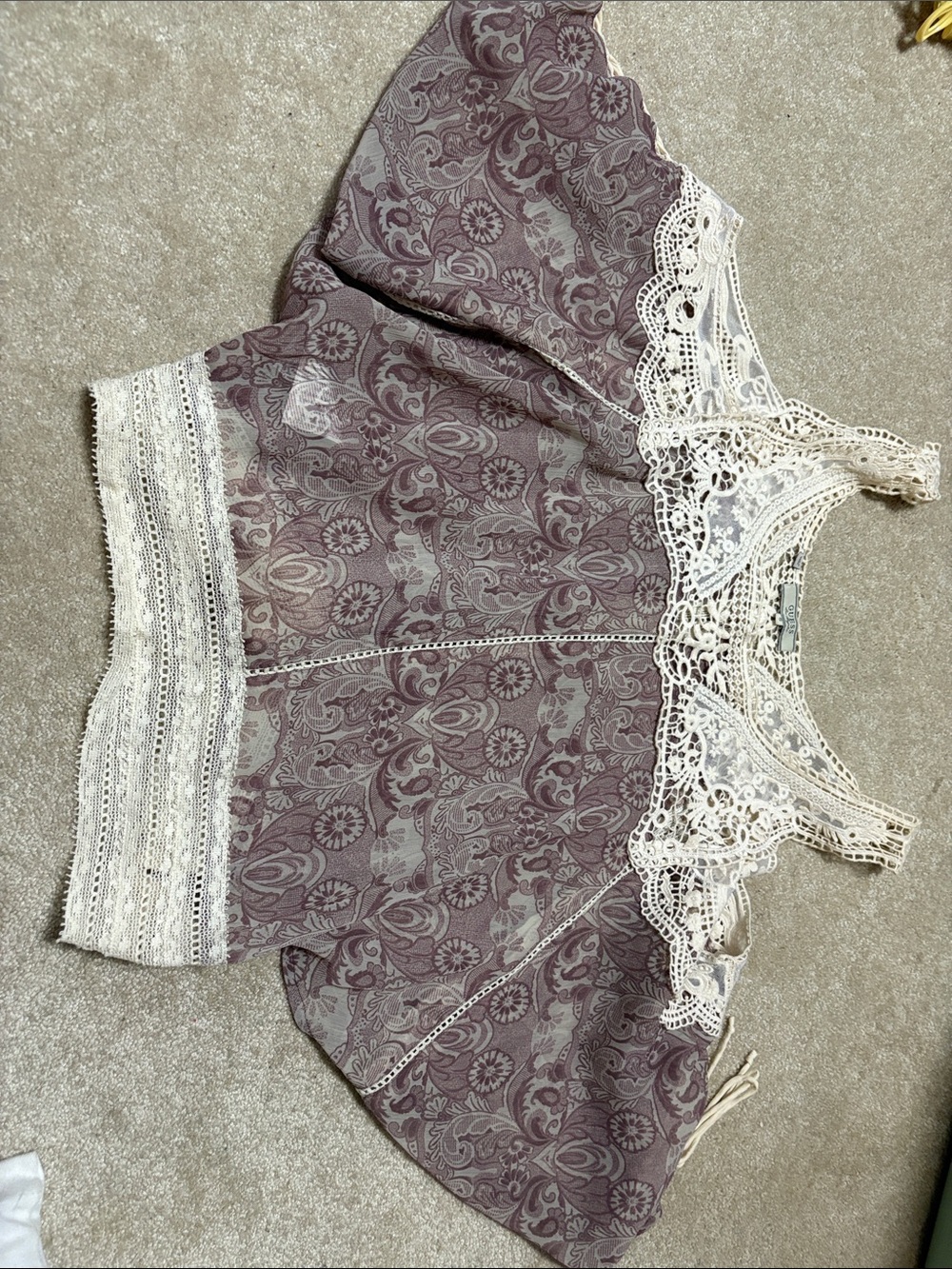 Guess Lavender-Mauve Floral Crochet Trim Cold Shoulder Top